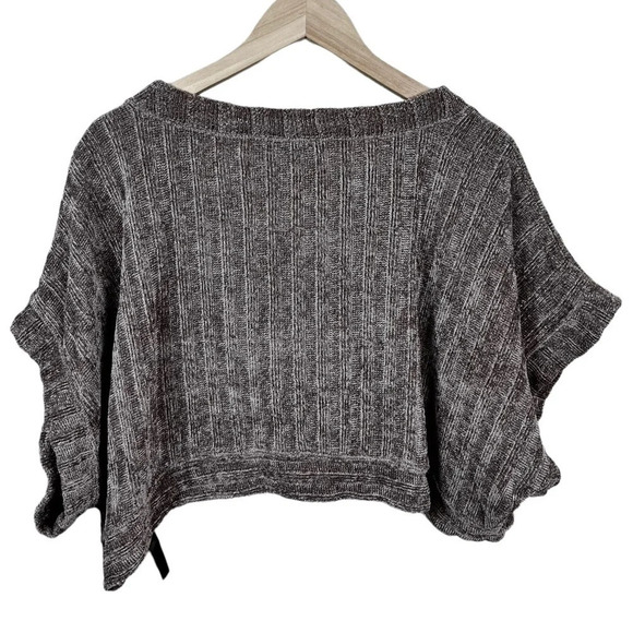 UO • Out From Under Snowy Day Cropped
Chenille Vest - Picture 5 of 10